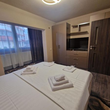 Apartament Iulius 3 Manastire 쿠티에데아게스 외부 사진
