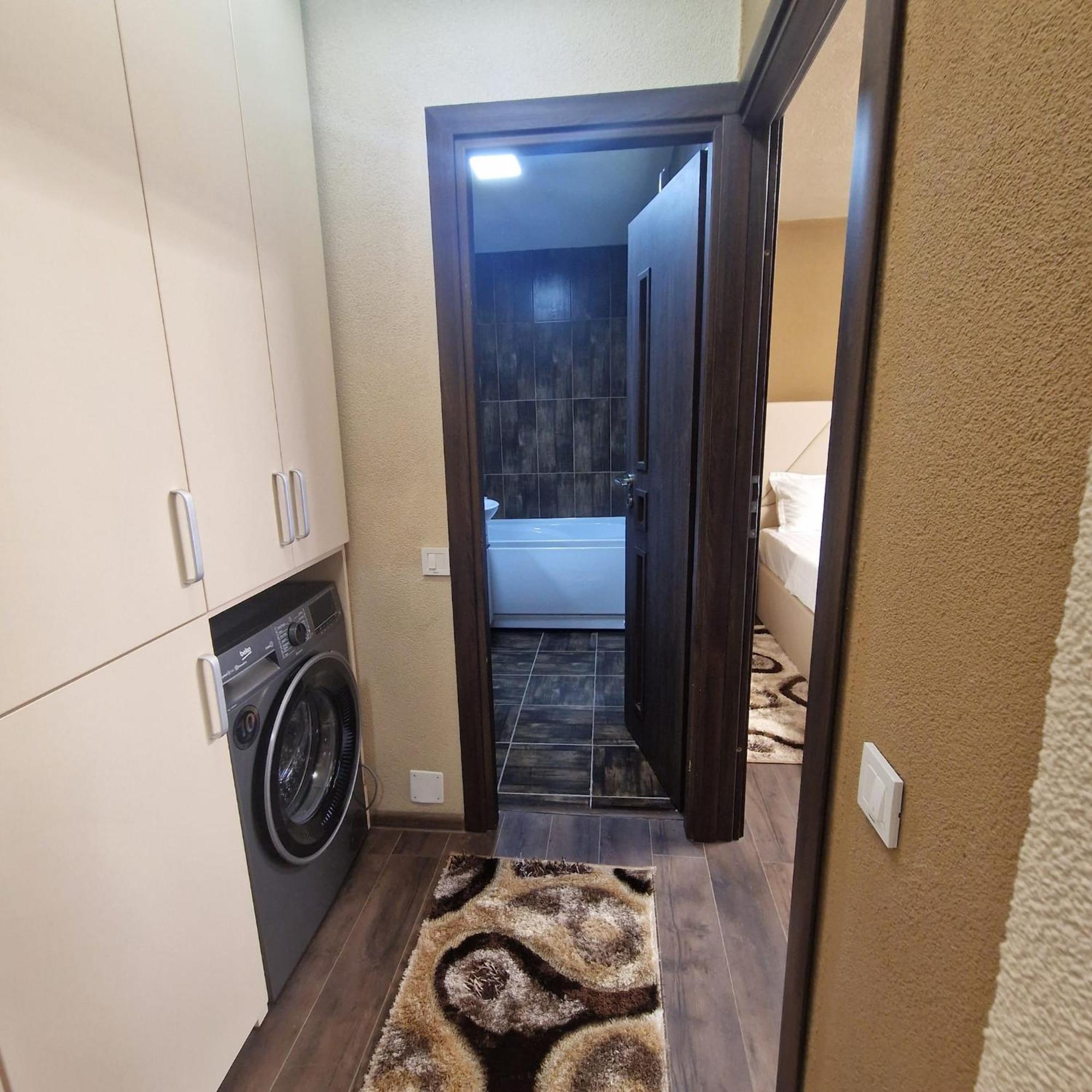 Apartament Iulius 3 Manastire 쿠티에데아게스 외부 사진